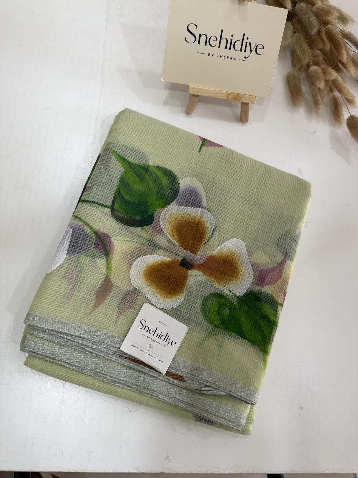 Floral paints - Pista Green