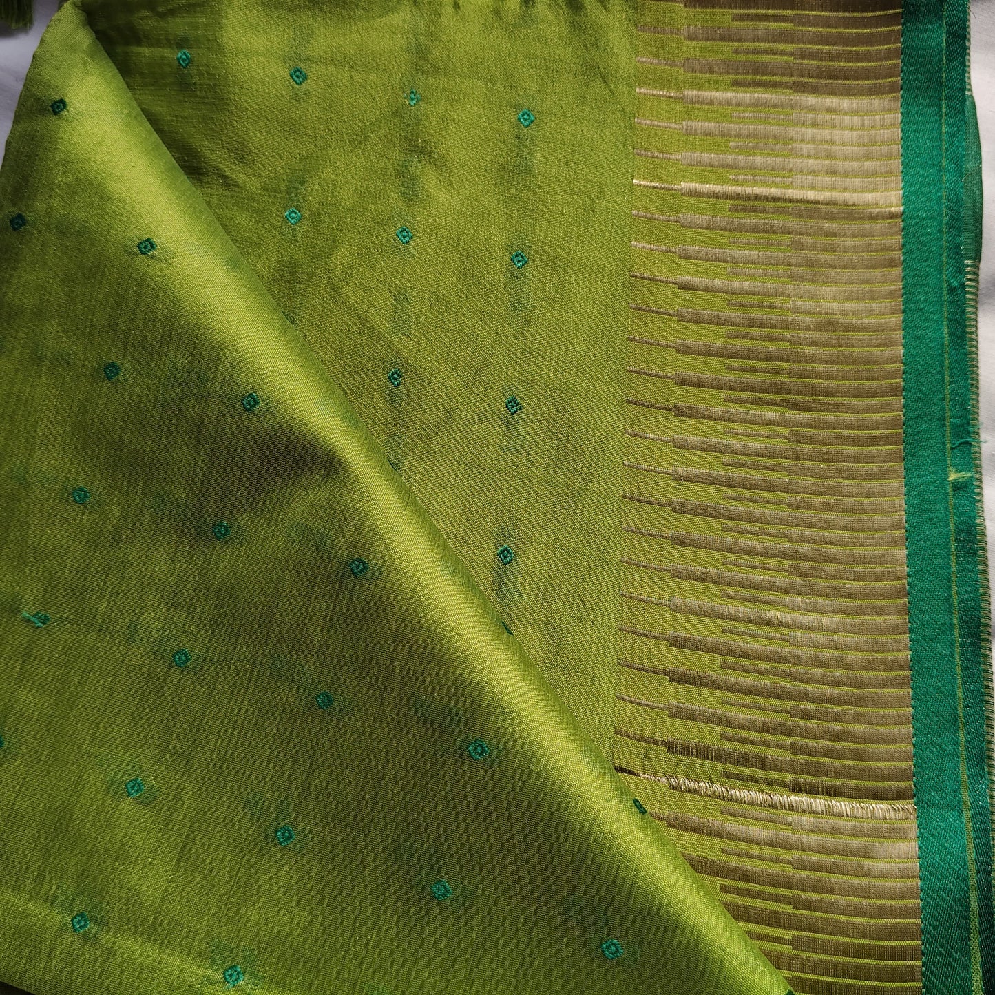 Parrot Green