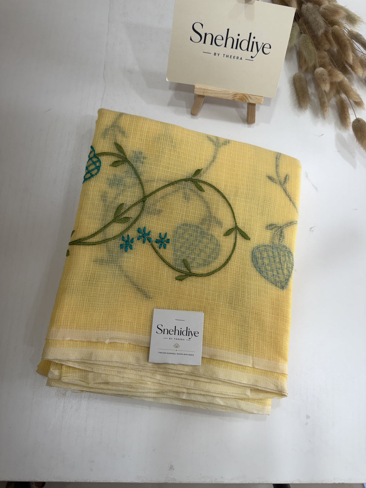 Floral embroidery - Yellow